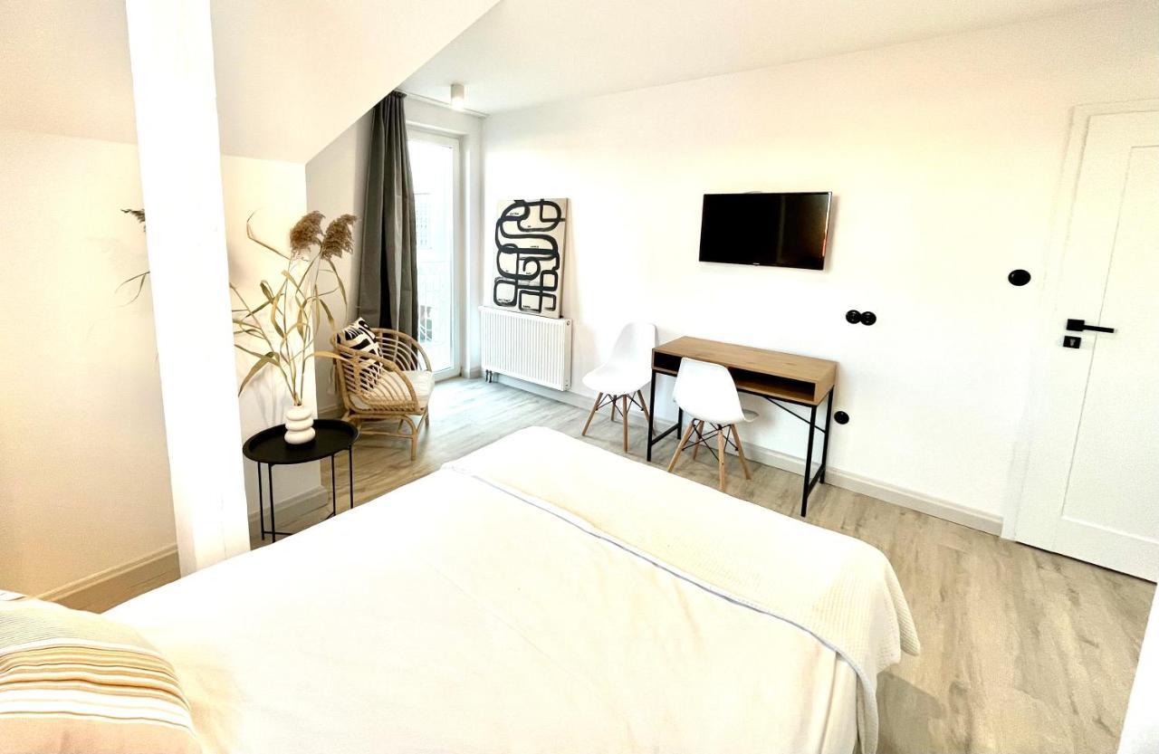Bed and Breakfast Pod Roza Леба Экстерьер фото