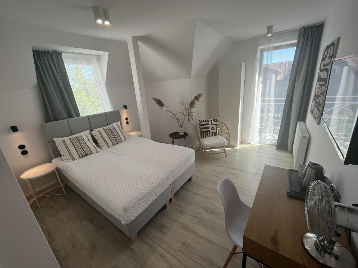 Bed and Breakfast Pod Roza Леба Экстерьер фото