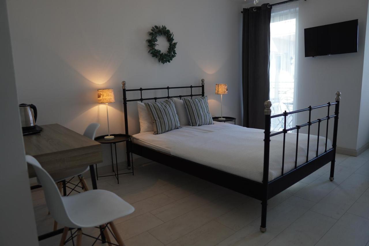 Bed and Breakfast Pod Roza Леба Экстерьер фото