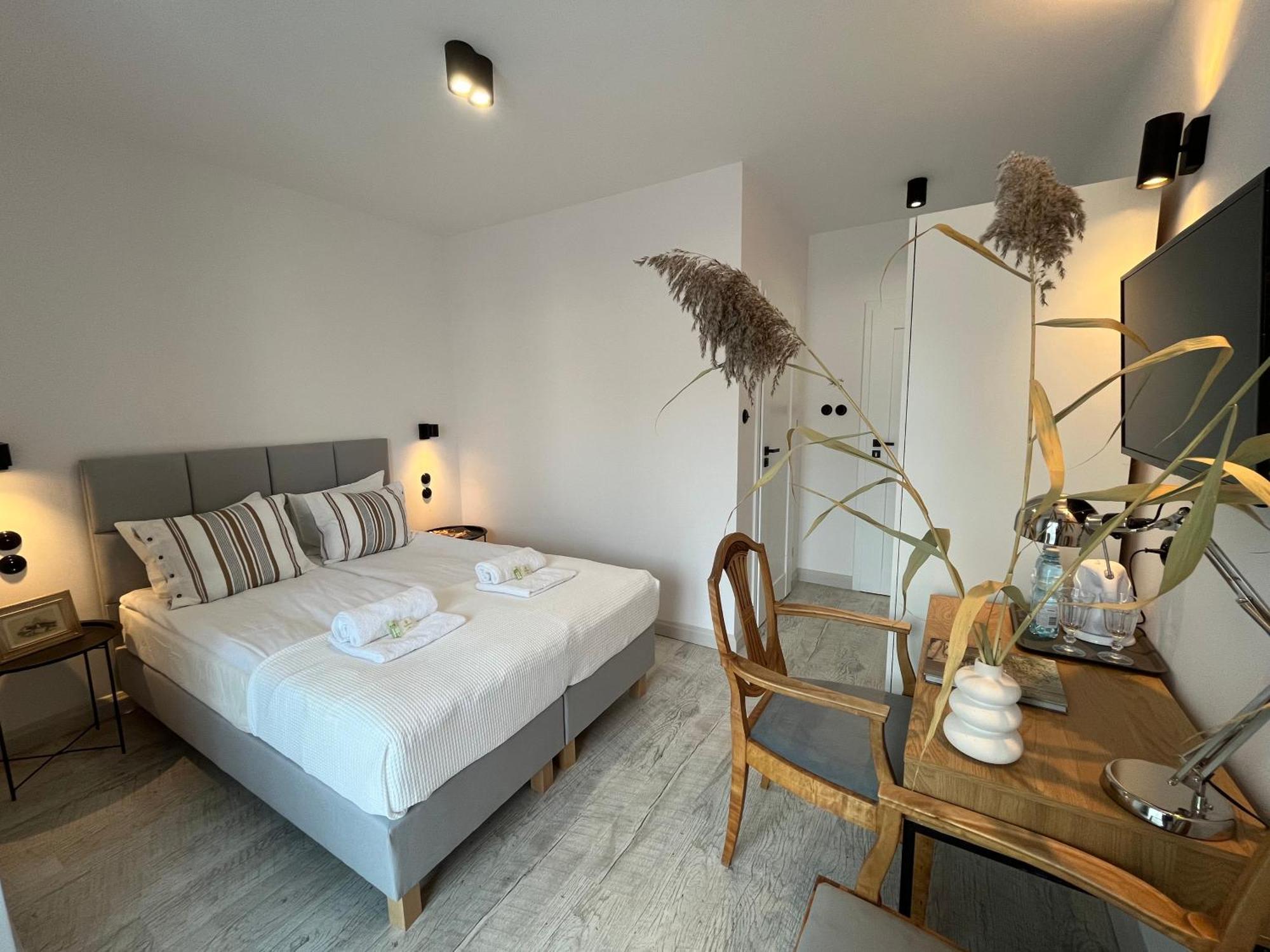 Bed and Breakfast Pod Roza Леба Экстерьер фото